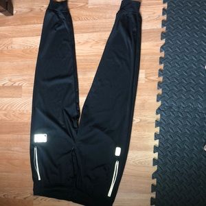 3 athletic pants 1 athletic sweatshirt